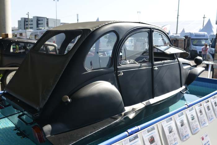 — 2 CV "aquatique" — Foire/Expo Clermont-Cournon — Clermont-Cournon —