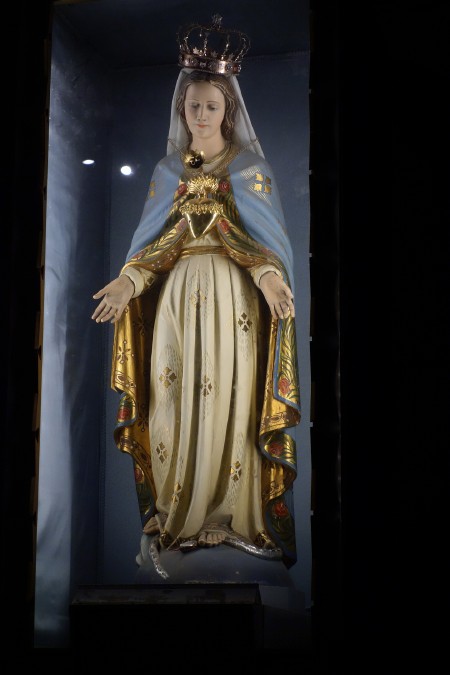 — Statue de Marie affublée d'un "sacré-cœur" —   — Basilique du "Sacré-cœur" — Paris —