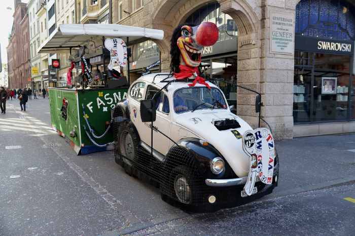 — Carnaval —"VolksWagen coccinelle"— Bâle/Basel —