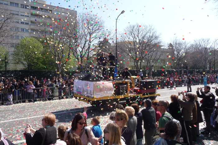 Carnaval de Marseille sur l'Avenue du Prado à Marseille