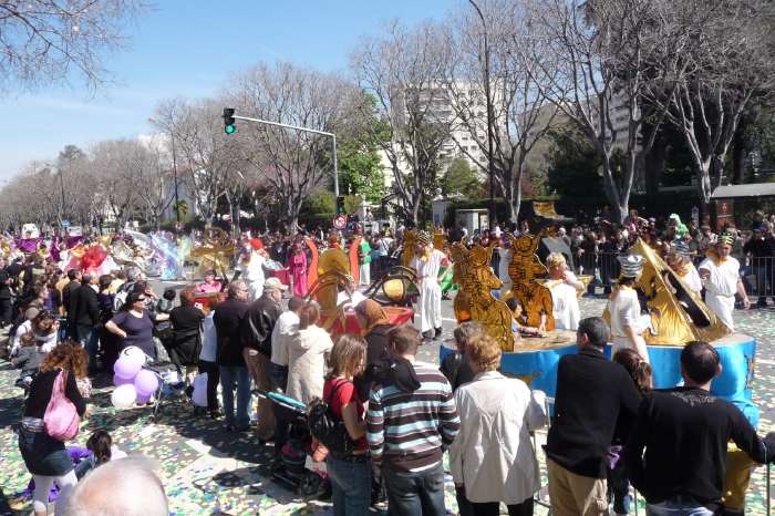 Carnaval de Marseille sur l'Avenue du Prado à Marseille