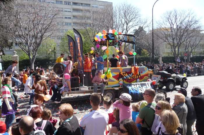 Carnaval de Marseille sur l'Avenue du Prado à Marseille