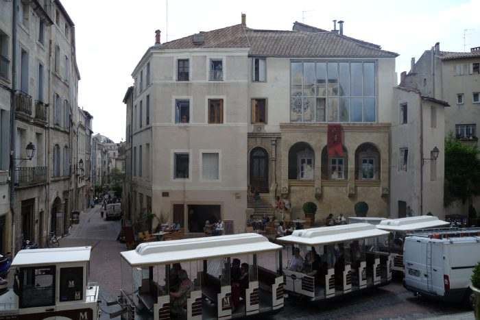 Façades d'immeubles peintes en trompe l'œil — Place de l'église St Roch — Montpellier