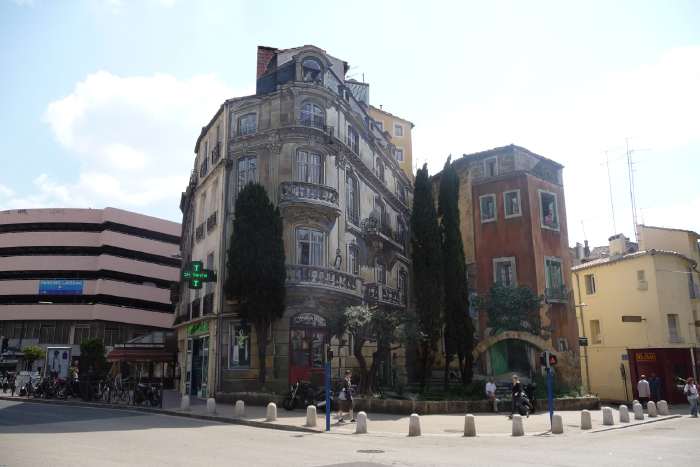 Façades d'immeubles peintes en trompe l'œil — Montpellier