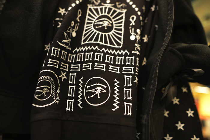 Satanisme vestimentaire  — Articles Halloween - metroboutique — Bâle/Basel —
