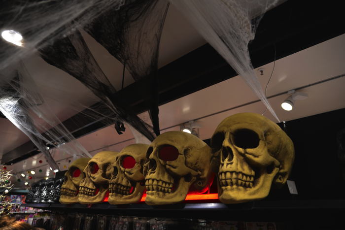 Articles Halloween en grand magasin — Bâle/Basel