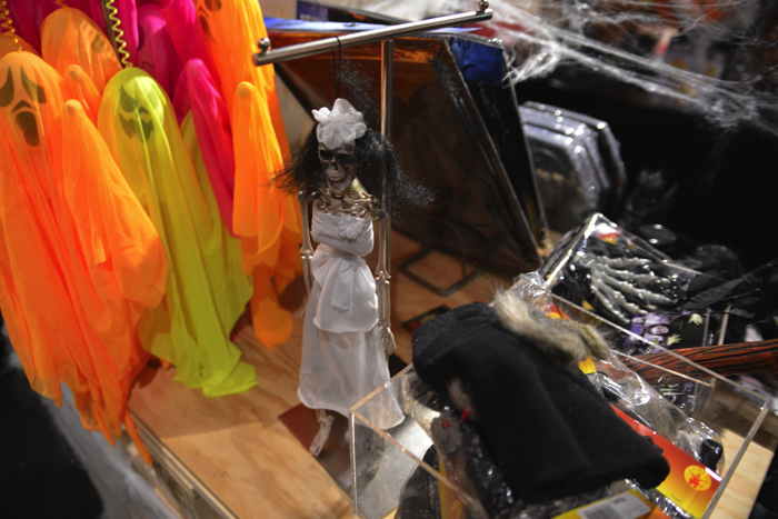 Articles Halloween en grand magasin — Bâle/Basel