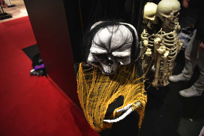 Articles Halloween en grand magasin — Bâle/Basel