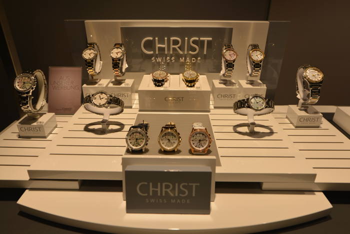 — Vitrine bijouterie Christ — Bâle/Basel —