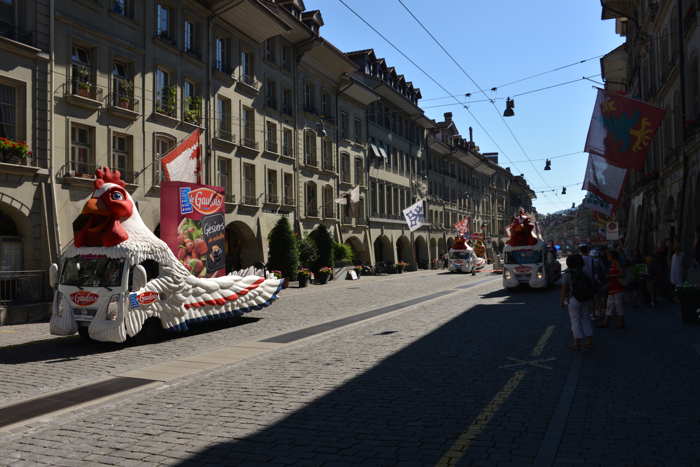 — Tour de France sur la Kramgasse devant l'ancien domicile Bernois d'A. Einstein — Berne/Bern —
