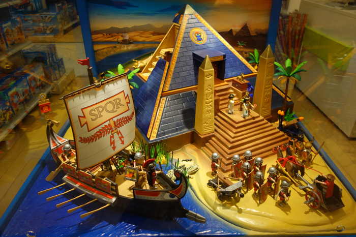 Vitrine Playmobil en centre-ville — Saarbrücken