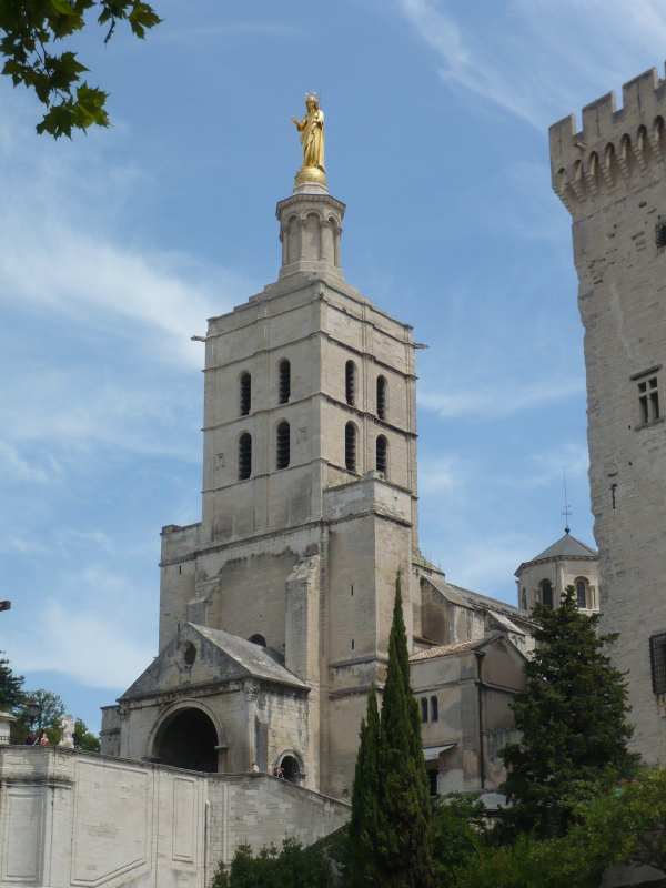 Statue de "Notre-Dame-des-doms" - Cathédrale Notre-Dame-des-doms