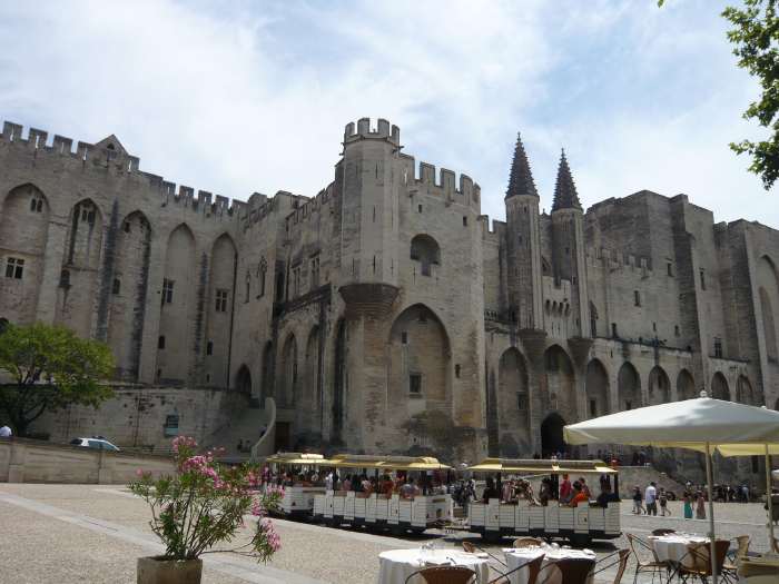 — Palais des papes — Avignon —