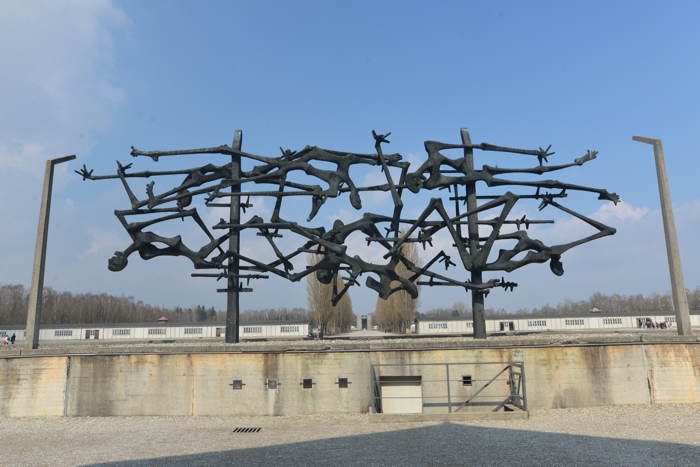 Sculpture commémorative de Nandor Glid à Dachau
