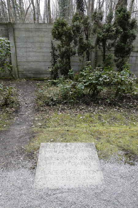 — Place commémorative d'exécution -   — Camp de concentration/extermination de Dachau — Dachau (D) —