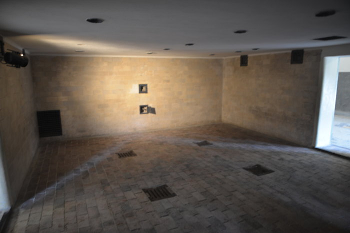 — Chambre à gaz dans le grand crématorium de Dachau —  — Camp de concentration/extermination de Dachau — Dachau (D) —