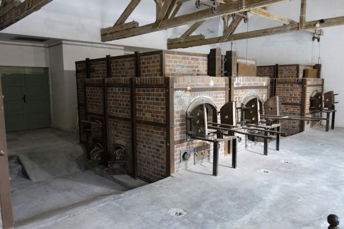 — Fours crématoires dans le grand crématorium de Dachau —  — Camp de concentration/extermination de Dachau — Dachau (D) —