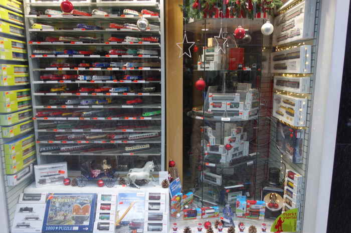 Vitrine d'un magasin de jouets — Aix-La-Chapelle