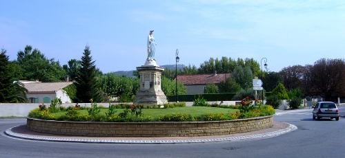 Statue de la Vierge sur la RN 569