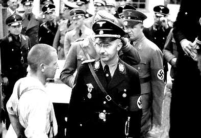 Himmler en visite à Dachau