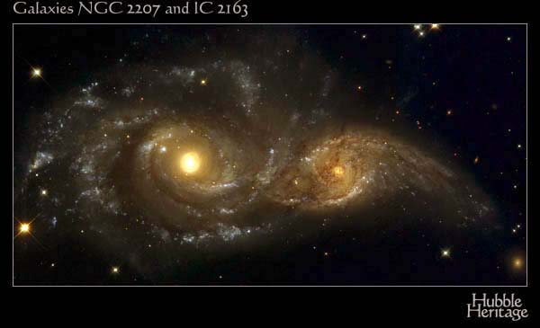 Galaxie en collision frontale