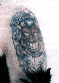 tatouage Satanique aux 3 Dés de M. Manson