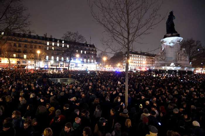 Hommage aux victimes de la tuerie chez Charlie Hebdo