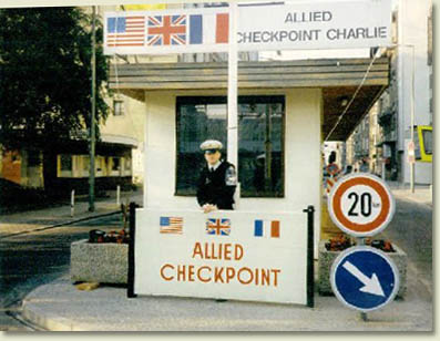 Allied Checkpoint Charlie à Berlin