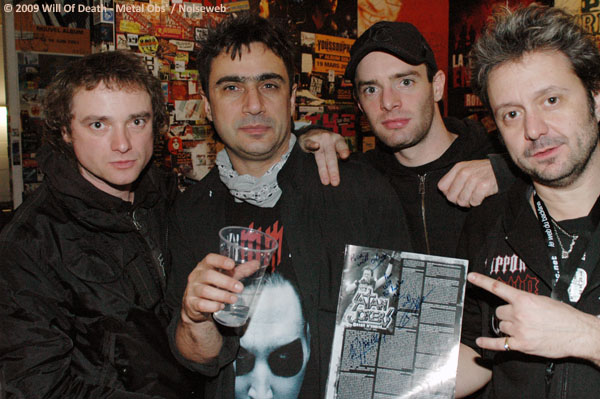 Sur la droite de Renaud Hantson, Aurelien Ouzoulias, batteur du Groupe Français Satan Jokers