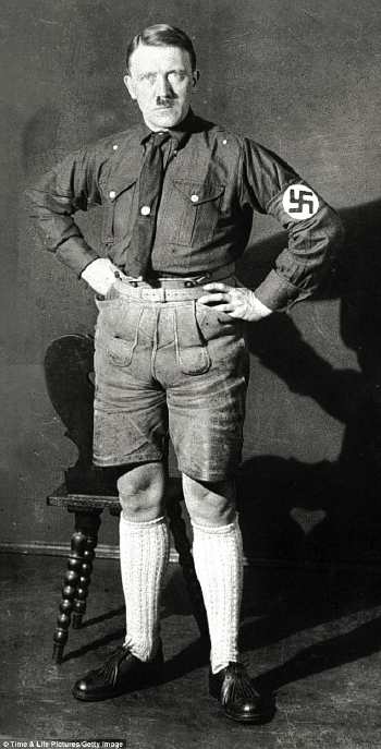 Hitler en tenue Bavaroise traditionnelle