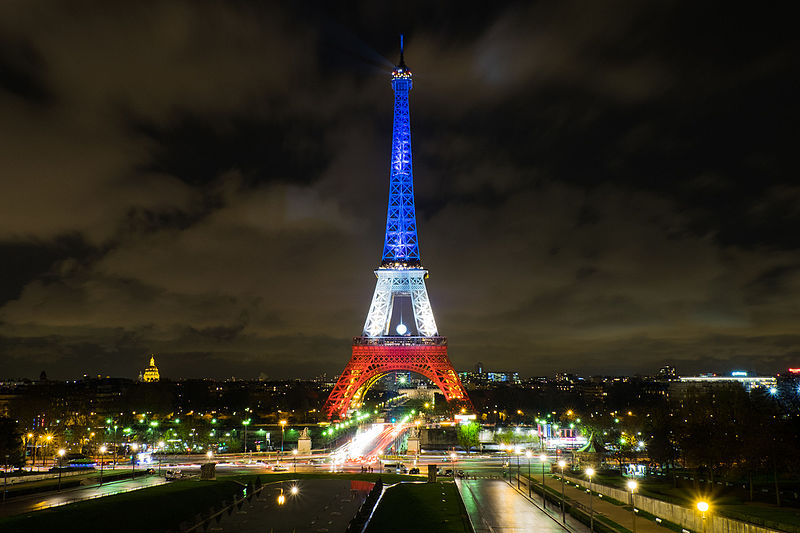 Tour Eiffel aux couleurs du drapeau de France