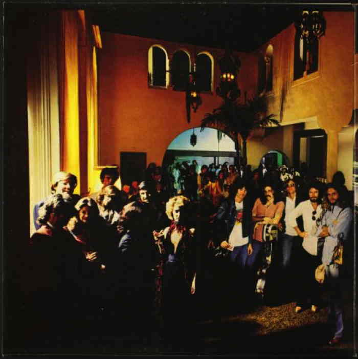 Album "Hotel California": pochette inspirée du Lido Hôtel à Hollywood, CA.