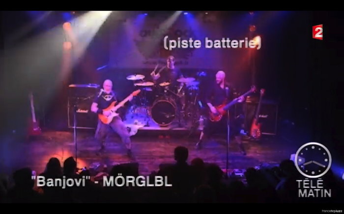 Capture d'écran: Groupe Mörglbl avec A. Ouzoulas, leur batteur au centre  Télématin du 19 Janvier 2016 à 20:20