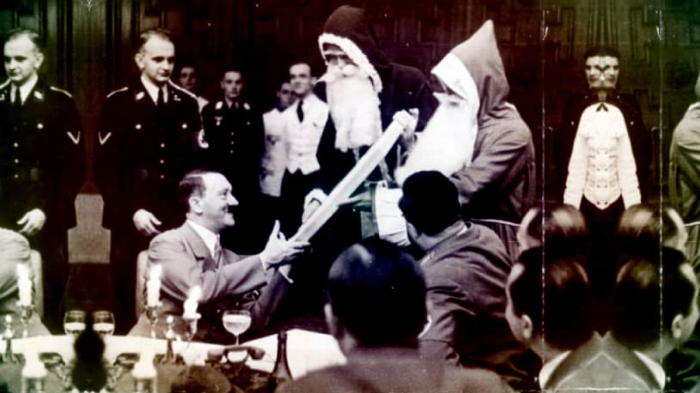 Hitler reveillonant à Noël