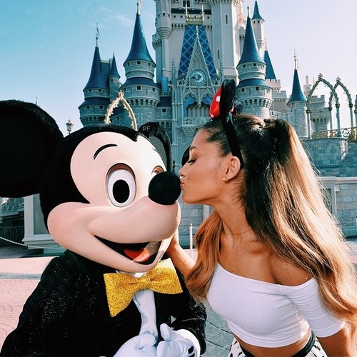 Ariana Grande et Mickey