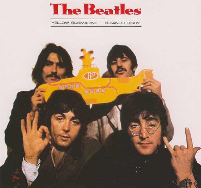 Paul Mc Cartney flashant le 666 et John Lennon le salut cornu