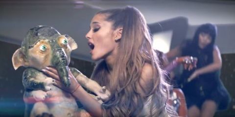 Ariana Grande et ses aliens