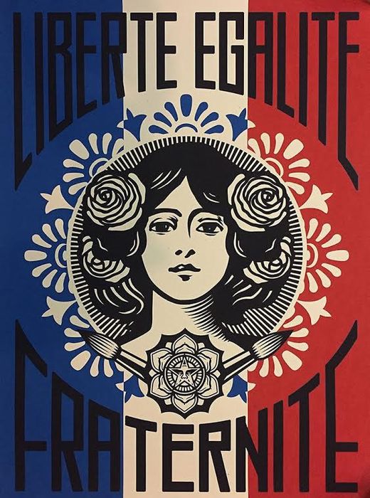 Le pentagramme sur fond de symbole de la paix, entouré des fleurs à cinq pétales   qui sont une représentation plus "douce" de l’étoile à cinq pointes.