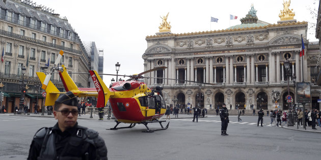 Explosion rue de Trévise: les images surprenantes des hélicoptères en plein Paris 
