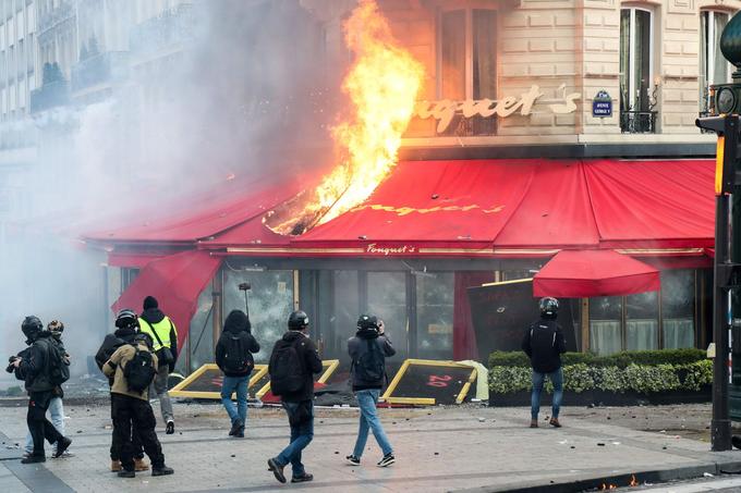 Le Fouquet's en feu