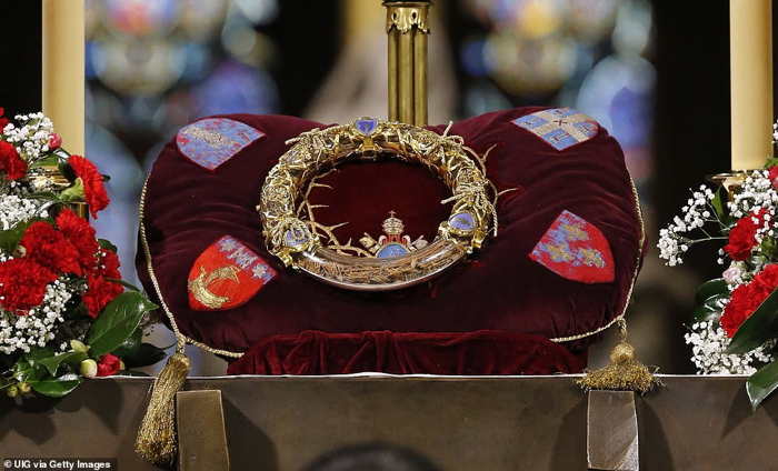 Couronne d'épines (relique) — Trésor de la cathédrale de Paris