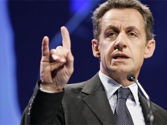 Nicolas Sarkozy: salut cornu