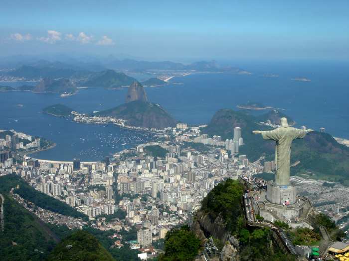 Christ Rédempteur sur le pain de sucre et Baie de Rio de Janeiro