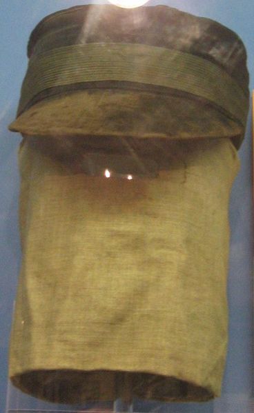 Casquette et masque de "Elephant man" alias Joseph Merrick