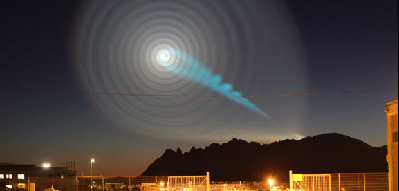 Mystérieux phénomène lumineux apparu dans le ciel nocturne Norvégien au-dessus de Tromso