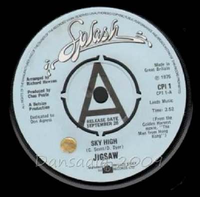 "Sky High" par le groupe "Jigsaw"