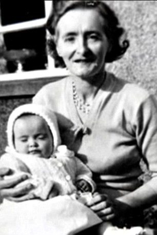 Susan Boyle enfant dans les bras de sa mère 