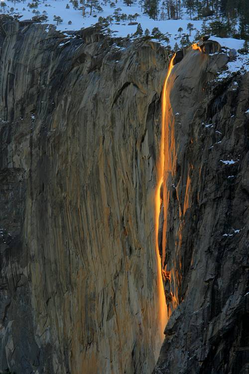 El Capitan, la cascade en feu