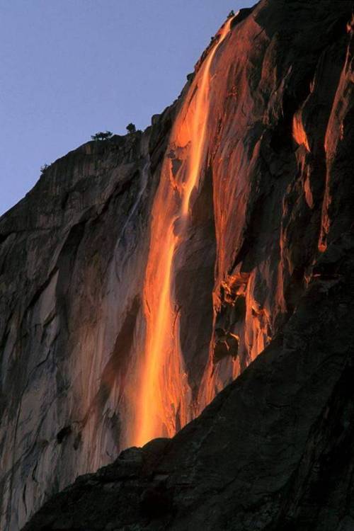 El Capitan, la cascade en feu