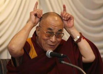   Le Dalai Lama et ses cornes...